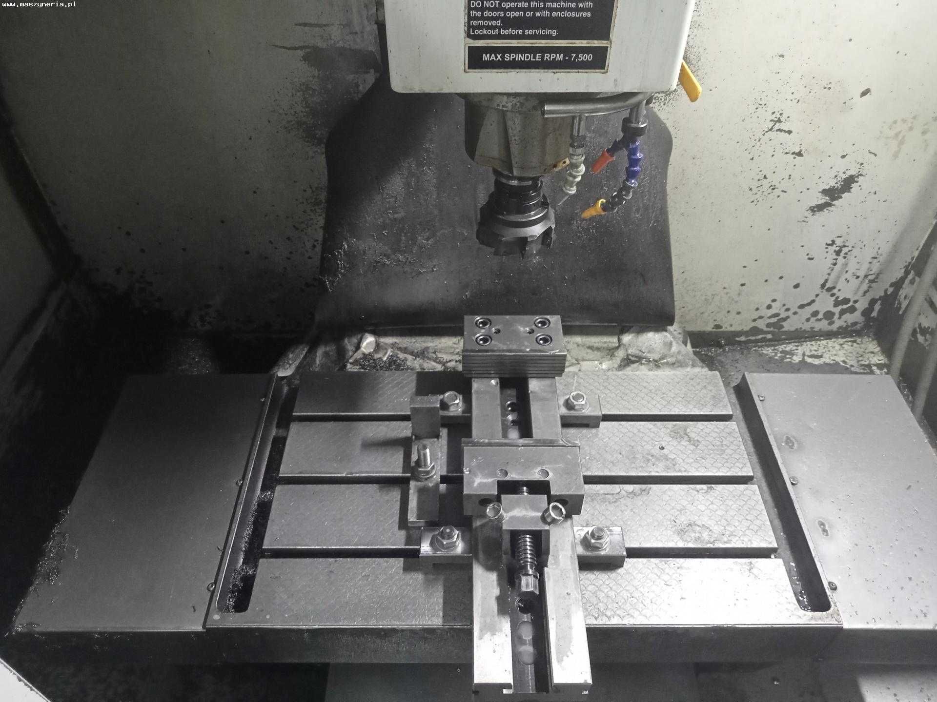 Centrum obróbcze pionowe CNC FADAL VMC 2016L