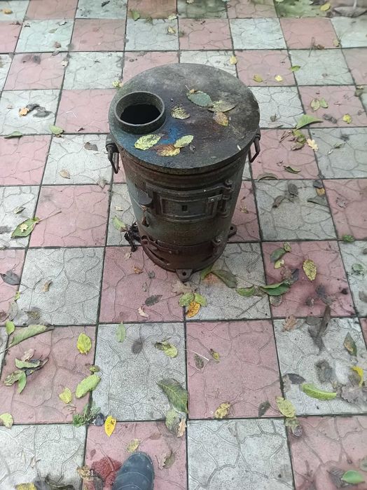 Чугуна буржуйка з кришкою
