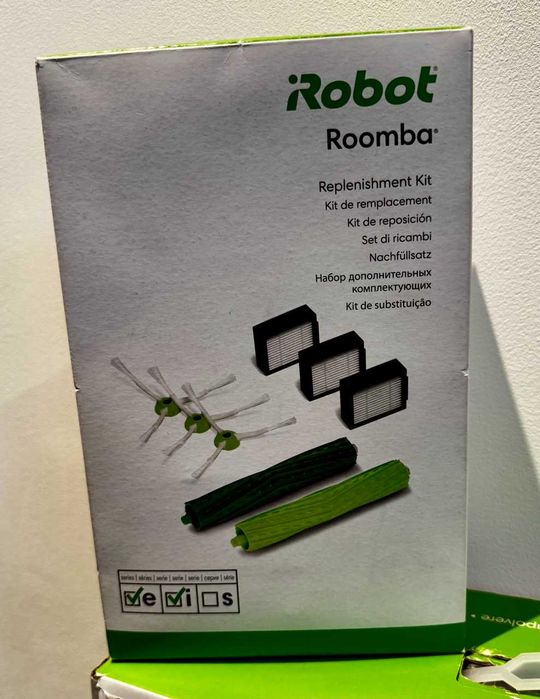 Roomba Robot Vacuum i7158 - AS NEW