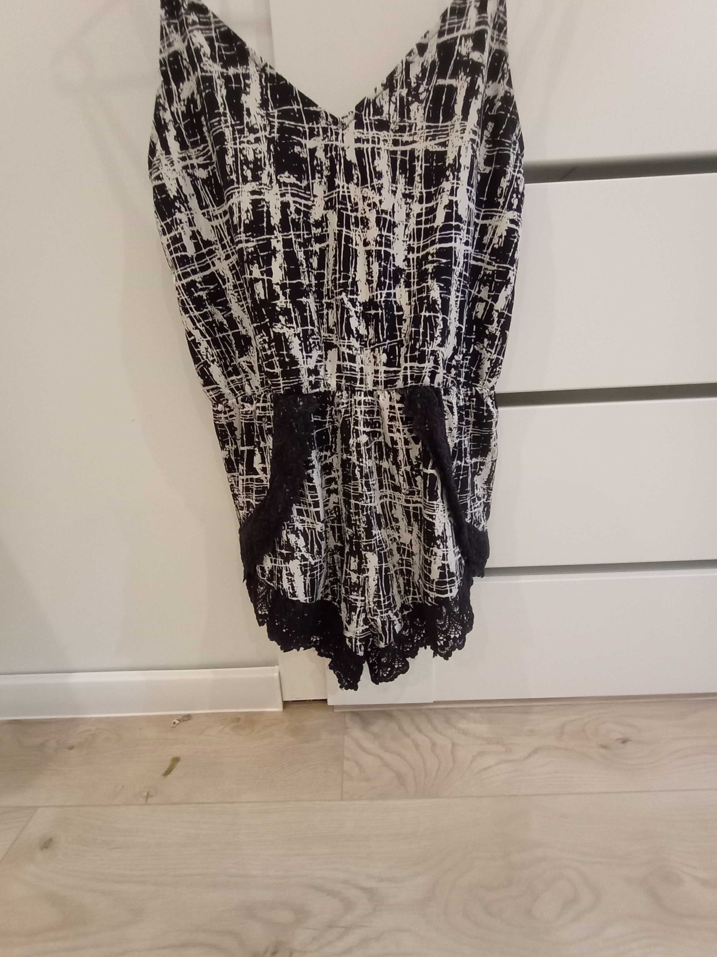 Kombinezon na szelkach, krótkie spodenki 36