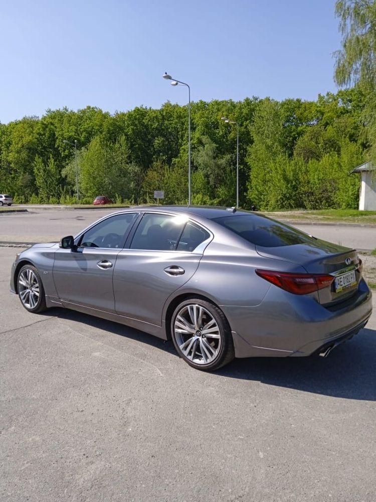 Infiniti Q50S 2017 рестайлинг 3.0 twin turbo 350 л.с.