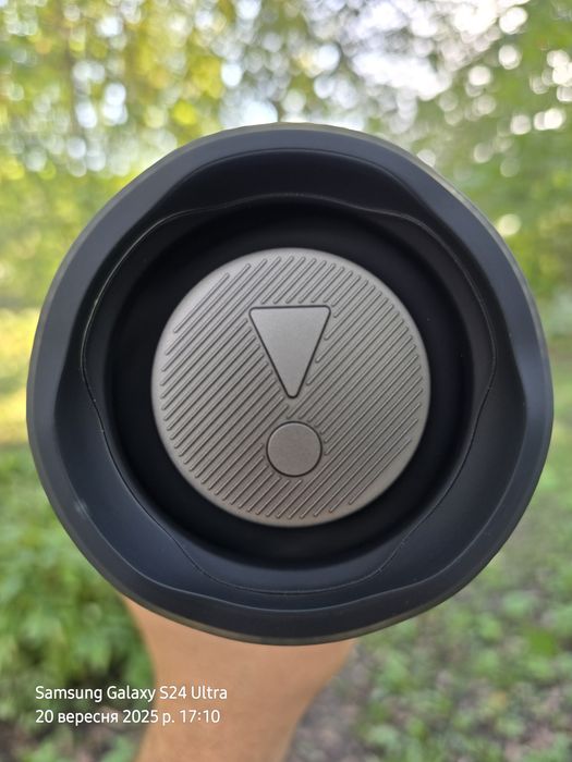 JBL Charge 4 Black GG Version в Гарному стані!