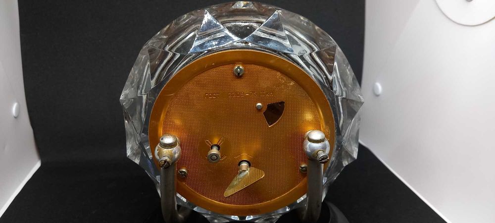 Kryształowy zegar Majak sprawny ręcznie nakręcany