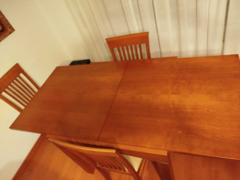 Mesa Refeição + 4 Cadeiras