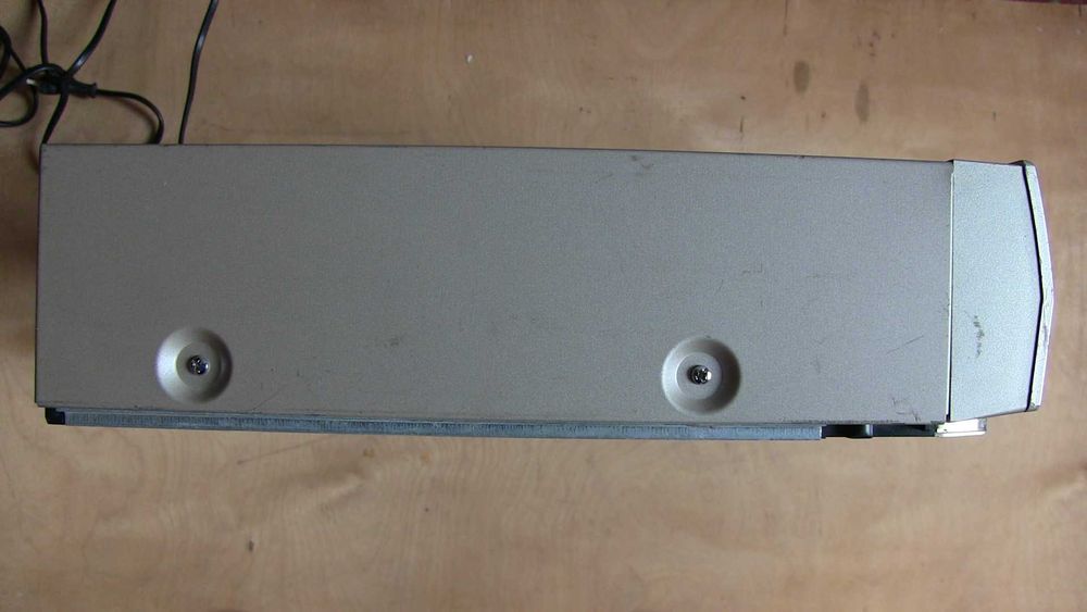 Видеомагнитофон S-VHS JVC HR-S7500EH