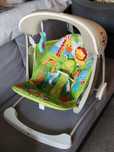Bujak Bujaczek automatyczny z melodyjką chustawka Fisher Price