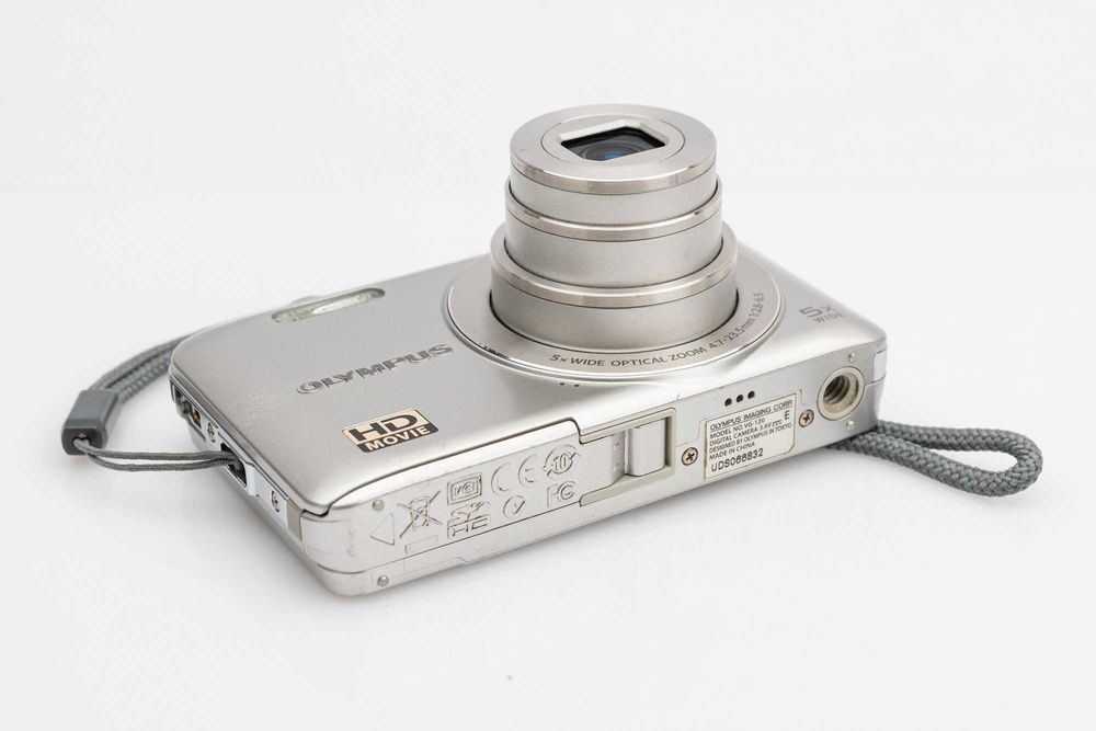 Odb osobisty. Olympus VG - 120 aparat kompaktowy, cyfrowy.