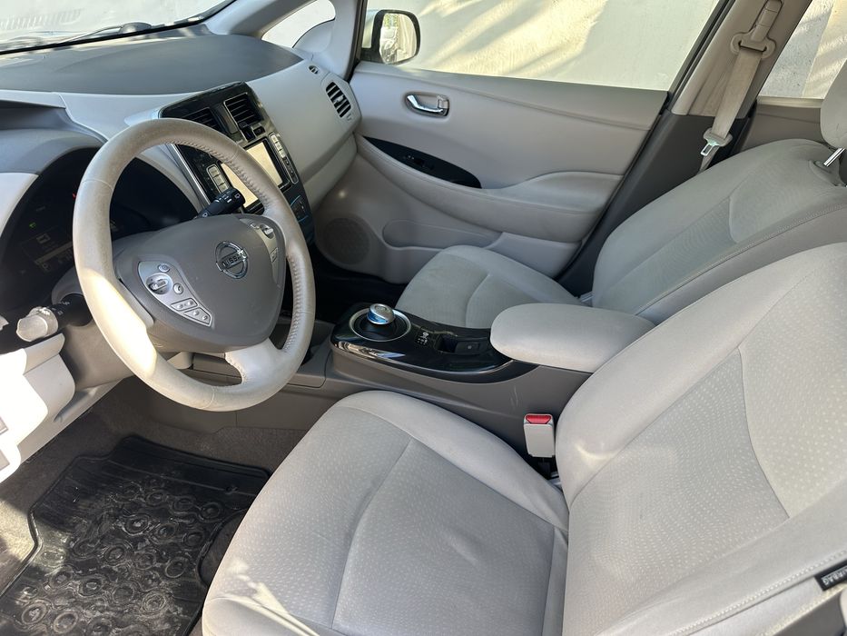 Продам Nissan Leaf