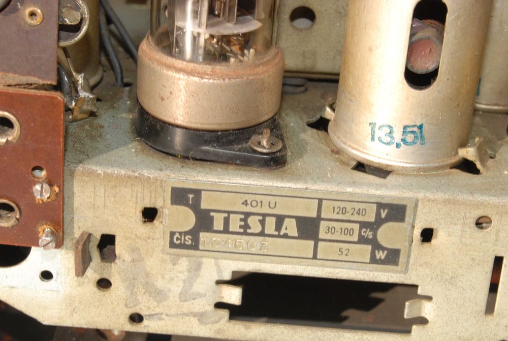 Stare Czechosłowackie Radio TESLA 401U bakelit unika kolekcjonerski