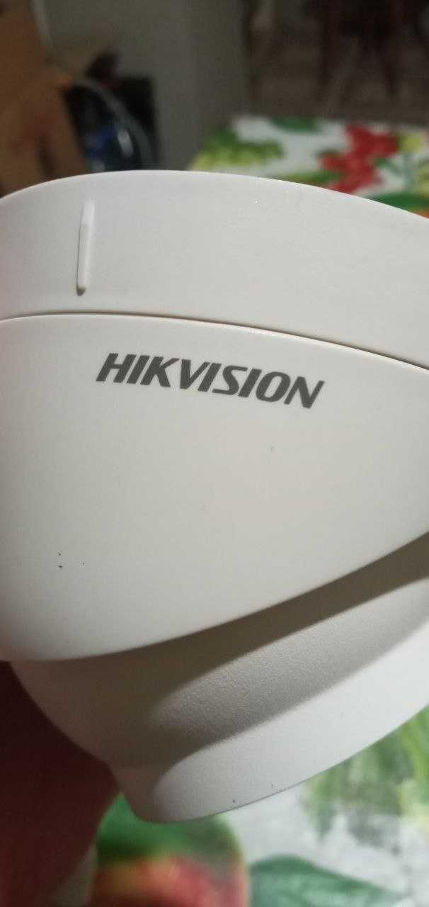 Камера спостереження  HIKVISION