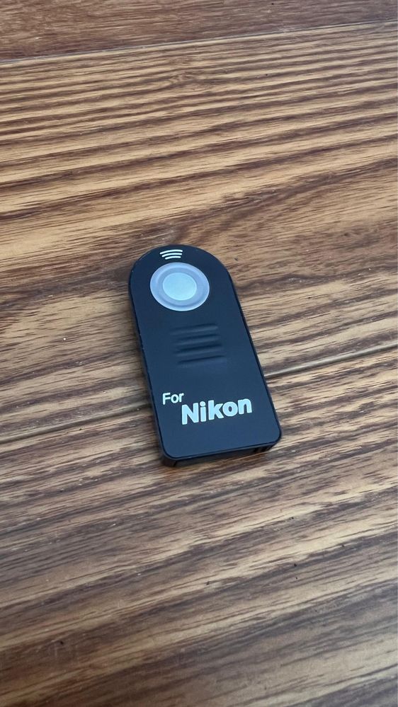 Apar Nikon D7100 z obiektywem i torbą Lowepro i akcesoriami