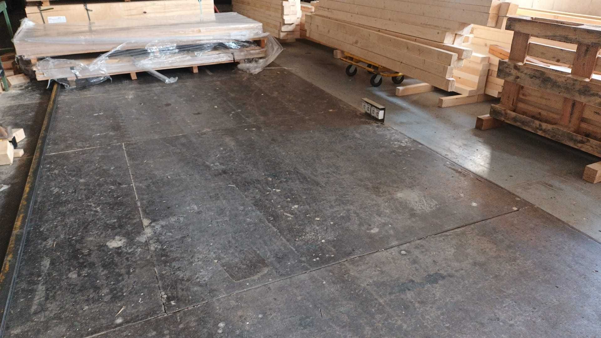 Linia do produkcji wiązarów, prasa hydrauliczna, płyty stalowe, stoły