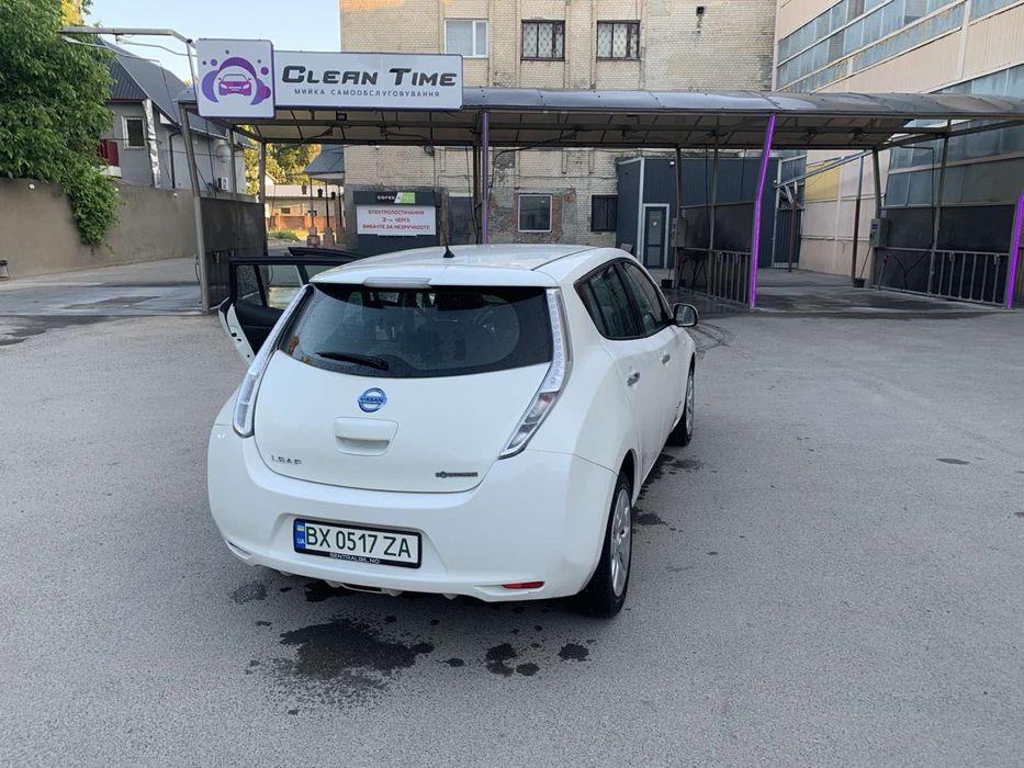 Оренда Nisssan Leaf 2017 30квт