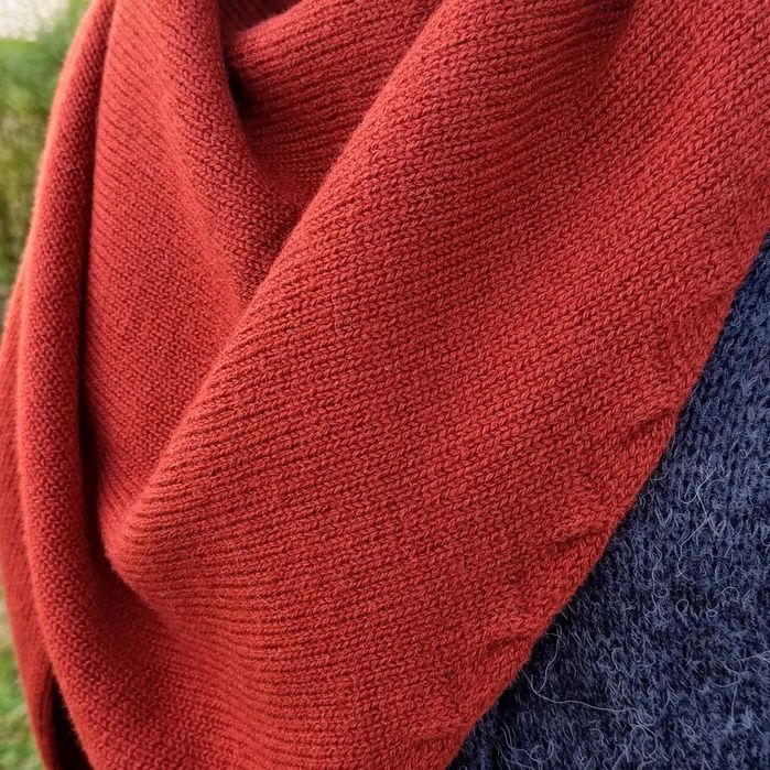 Damski szal trójkątny - baktus z 100% wełny merino