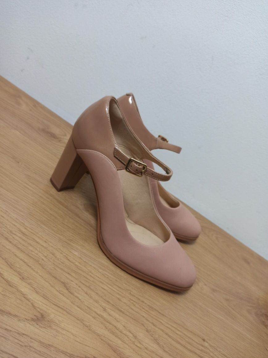 Clarks półbuty na obcasie słupku rozmiar 41.5,