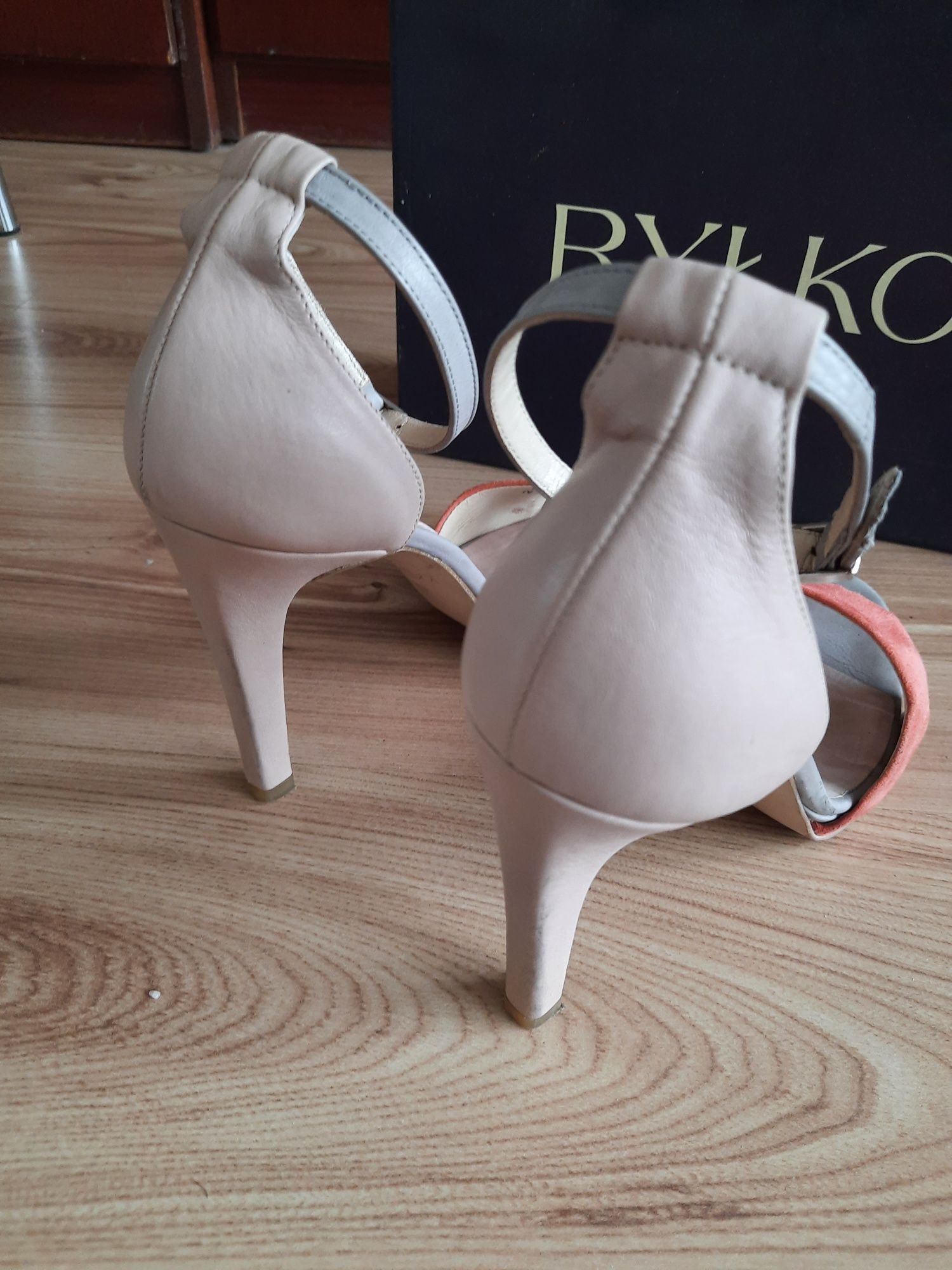 Buty na obcasie 39 / 40 Ryłko