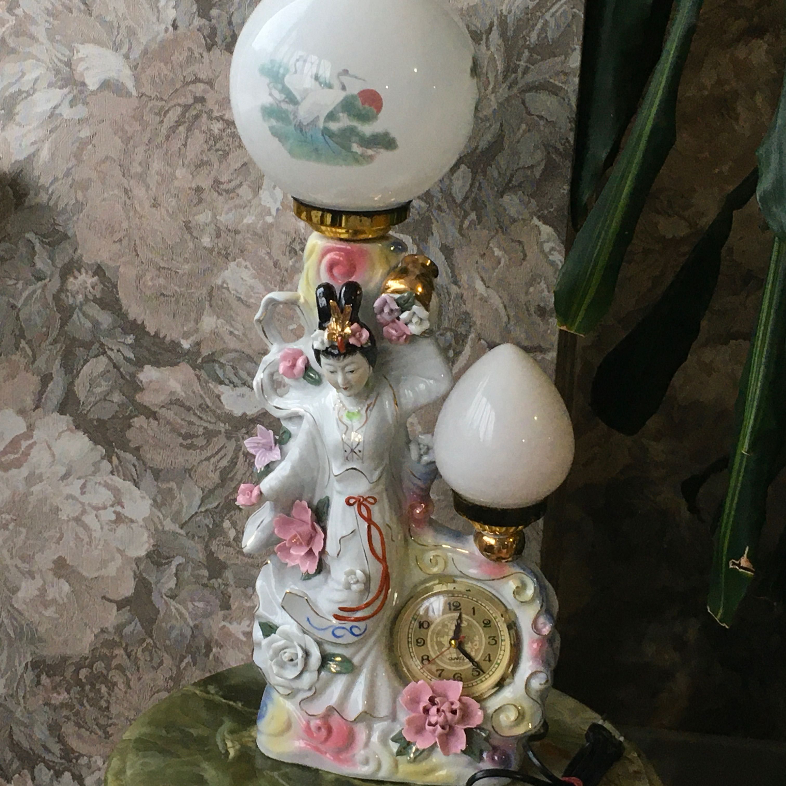 Антикварный Светильник- часы «Тайские розы»