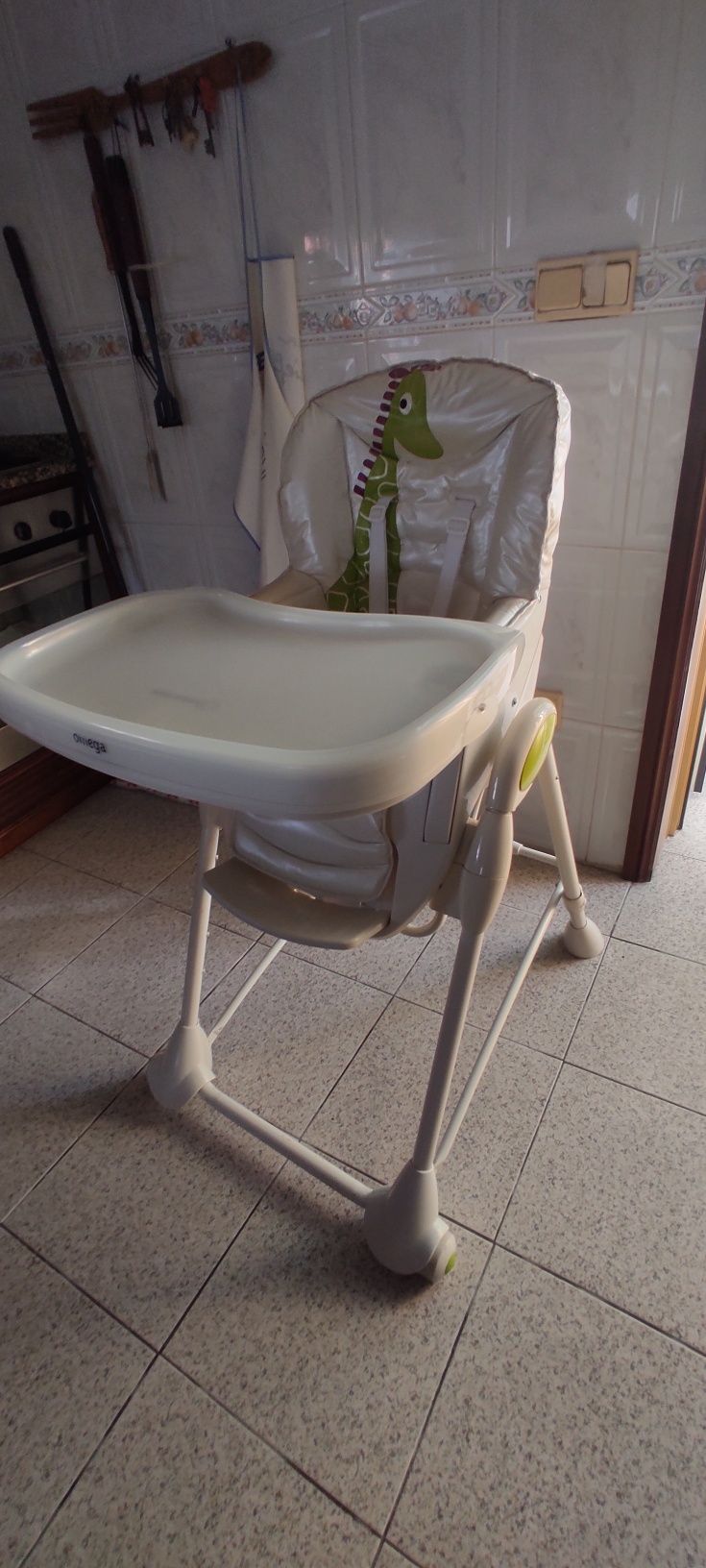 Trio Chicco Living e cadeira de comer