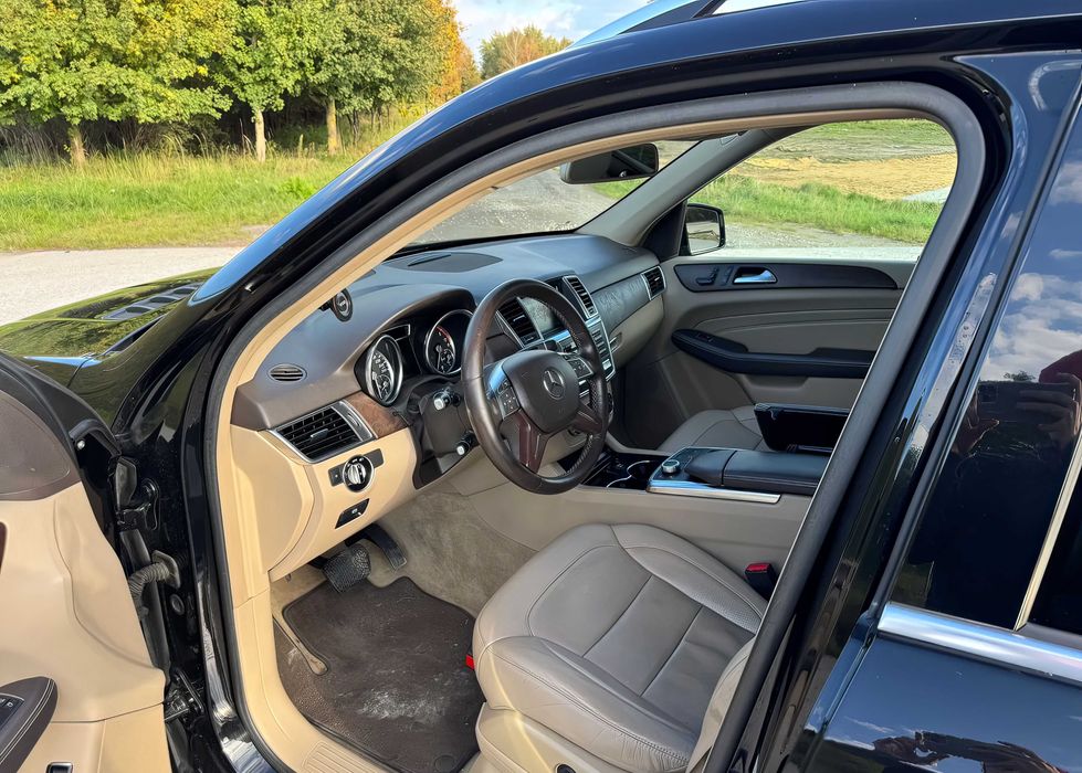 Mercedes-Benz ML      2015