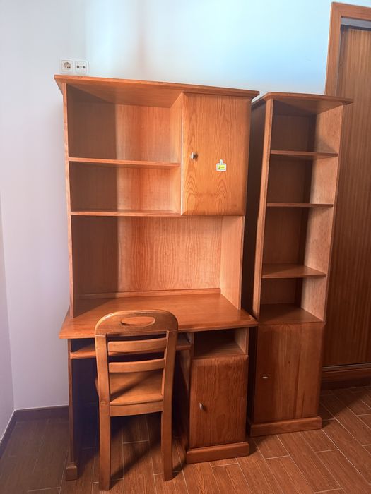 Secretaria em madeira
