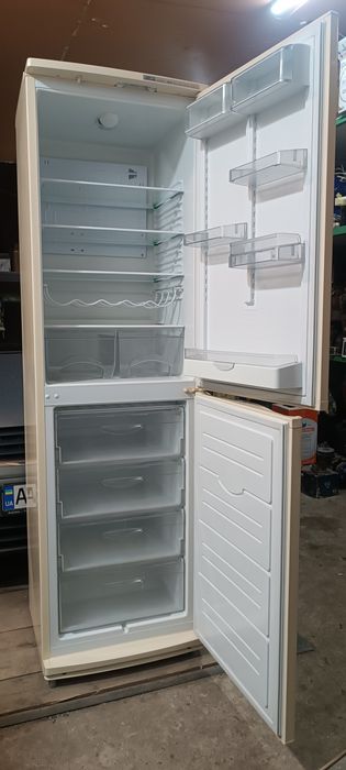 Холодильник (два компресора)