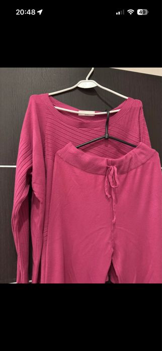 Komplet amarant, spodnie i bluza