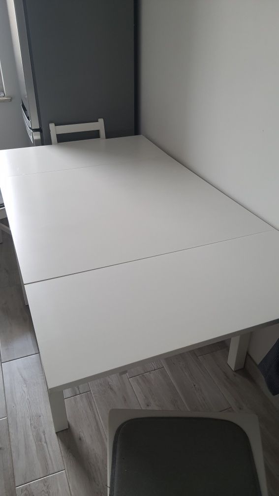 Stół rozkładany i 4 krzesła Ikea