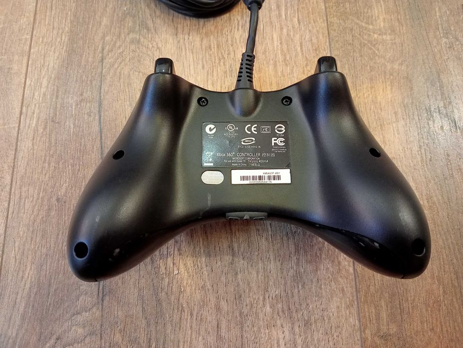 Oryginalny Przewodowy Pad - Xbox 360 (2)