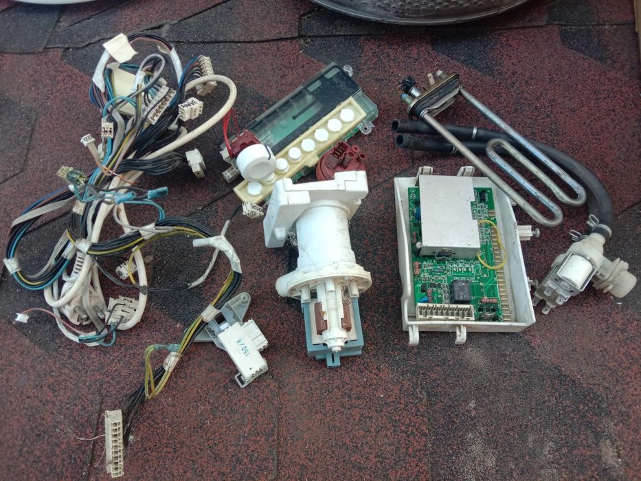 Запчастини від стіралки Індезіт