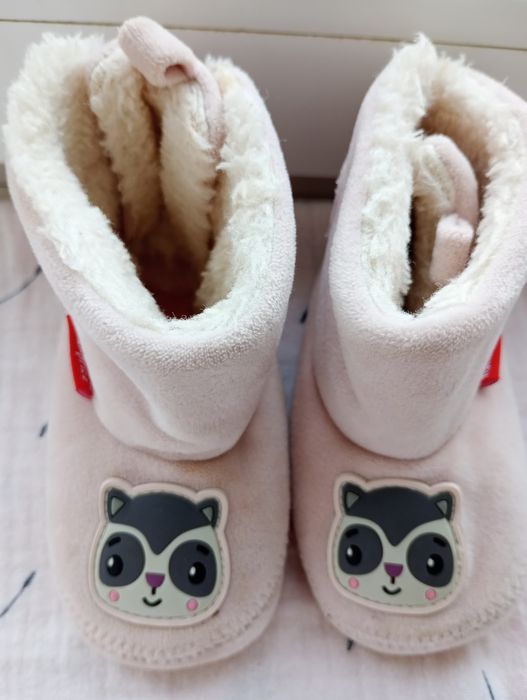 Кімнатні тапочки сапожечки fisher price, розмір 20 для дівчинки