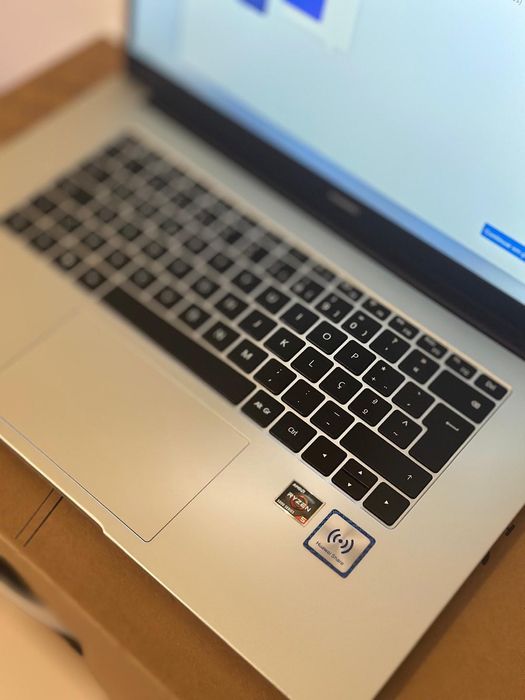 HUAWEI Matebook D15- 8G ram AMD Ryzen 5 5500U