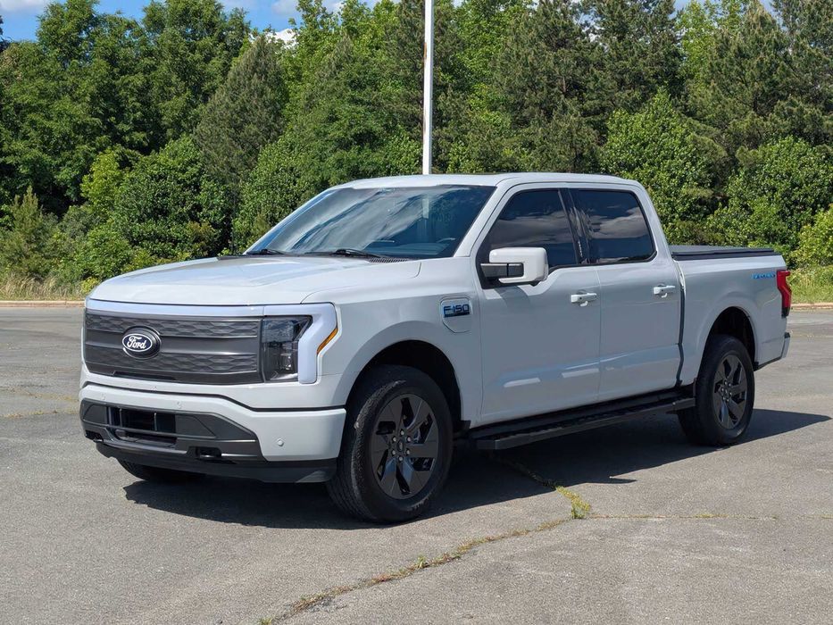 2024 Ford F-150 Lightning Lariat SuperCrew