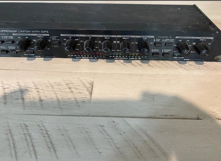 Alesis Dual Channel Compressor and Limiter