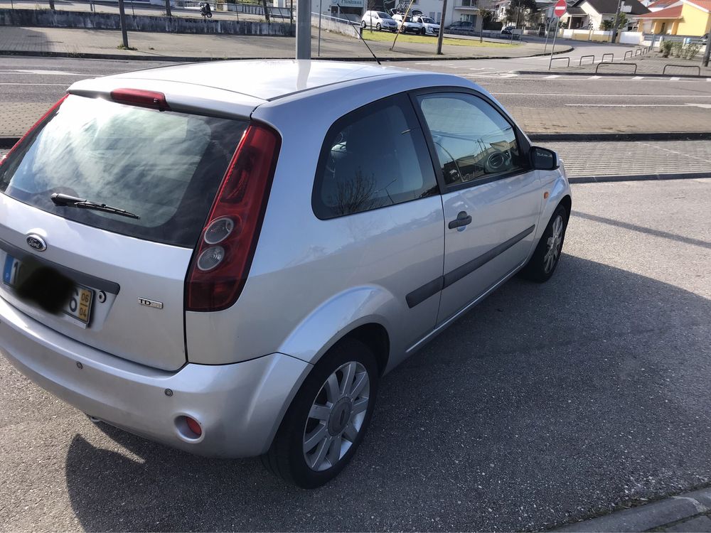 Ford fiesta comercial sportvan,possivel troca por 4x4