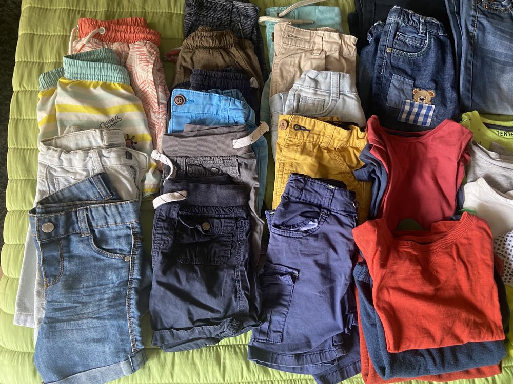 Vendo lote de 30 Peças -roupa de menino 18-24 meses