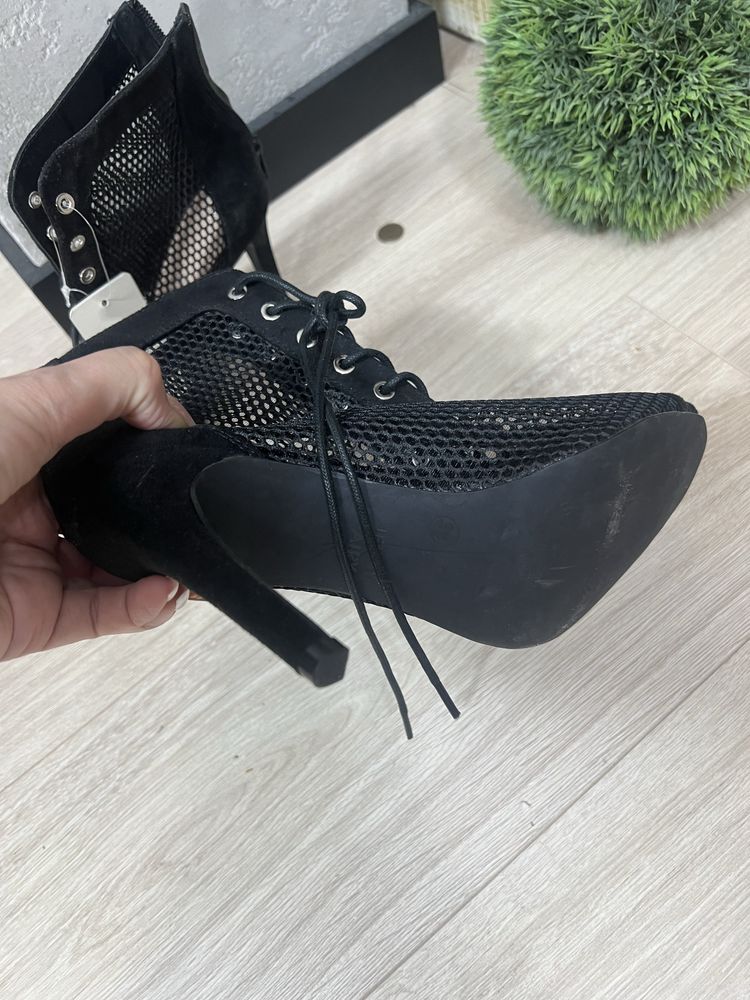 Buty szpilki siatka 39