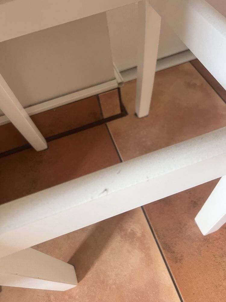 2 szt hokery biale z poduszkami