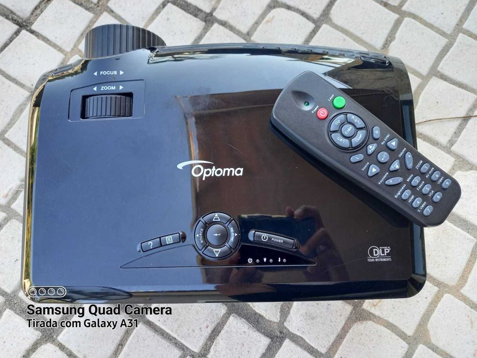 Excelente projector Optoma EX615