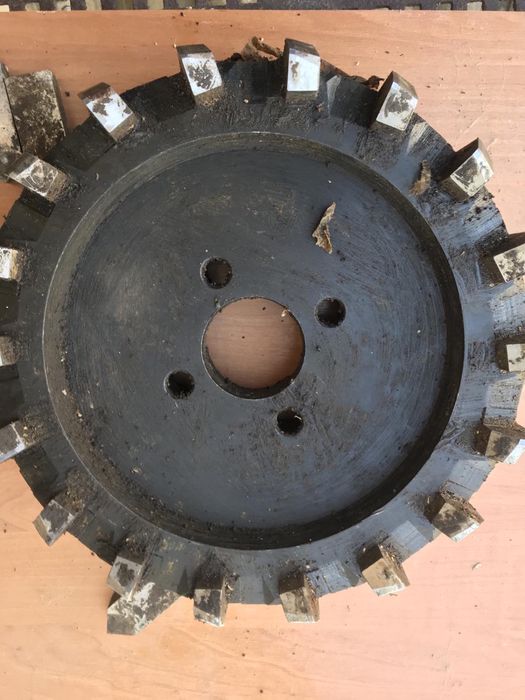 Фреза торцева 315 зі вставними ножами.