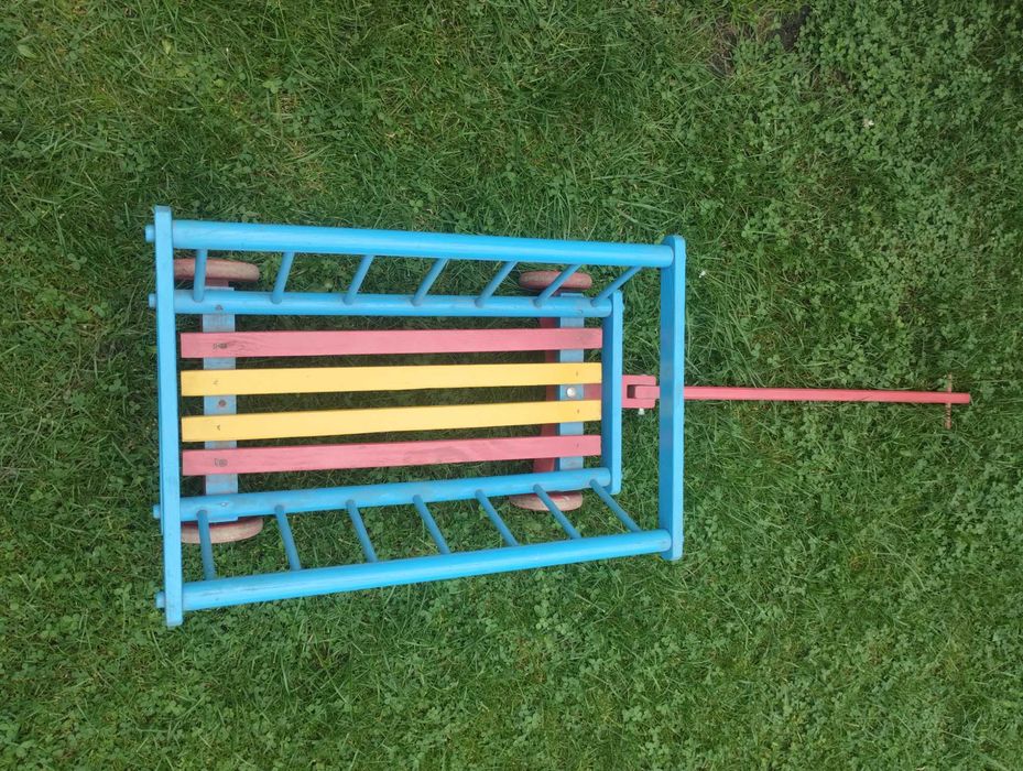 Wóz drewniany ozdobny