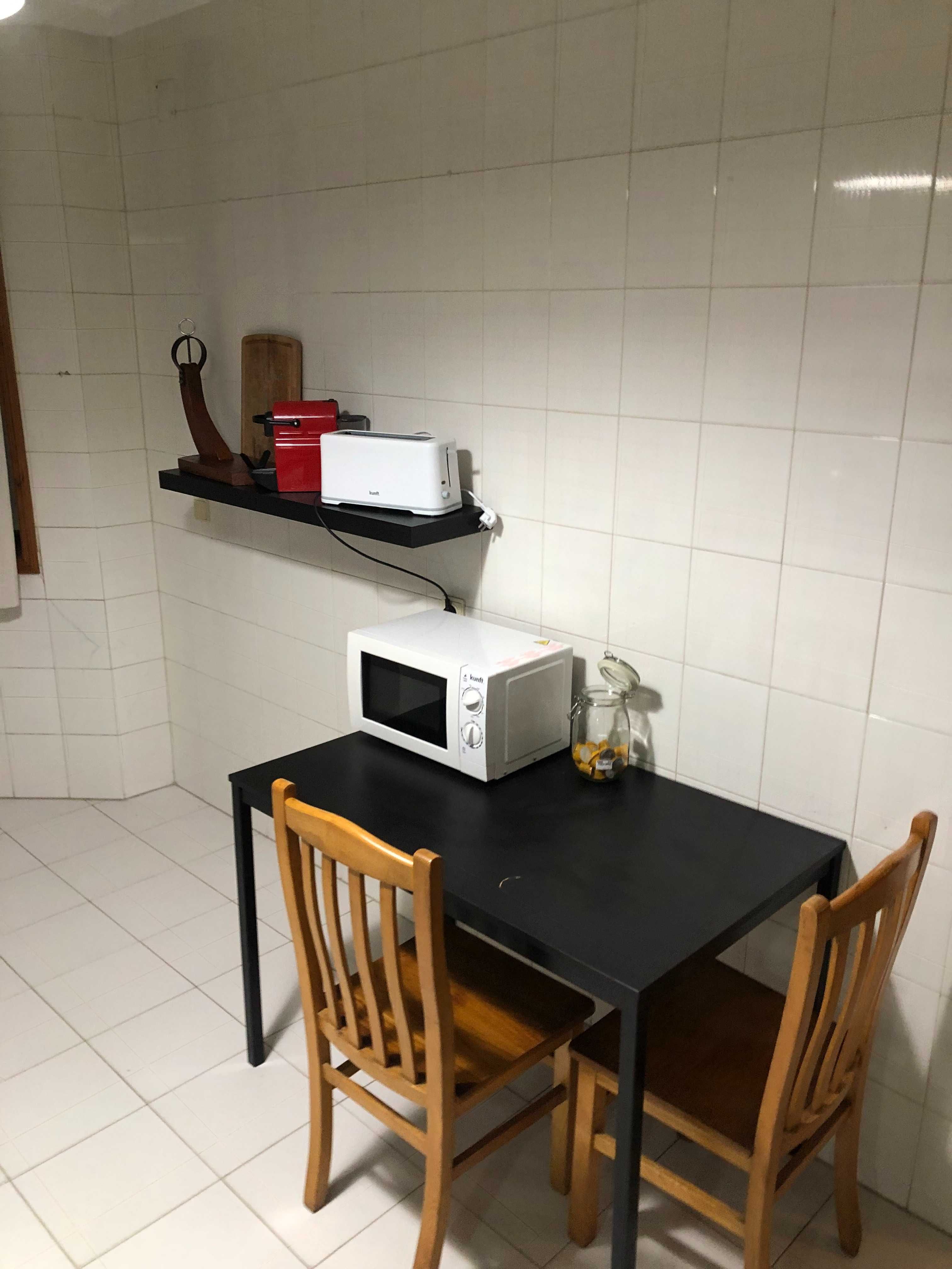 Quarto em apartamento T2