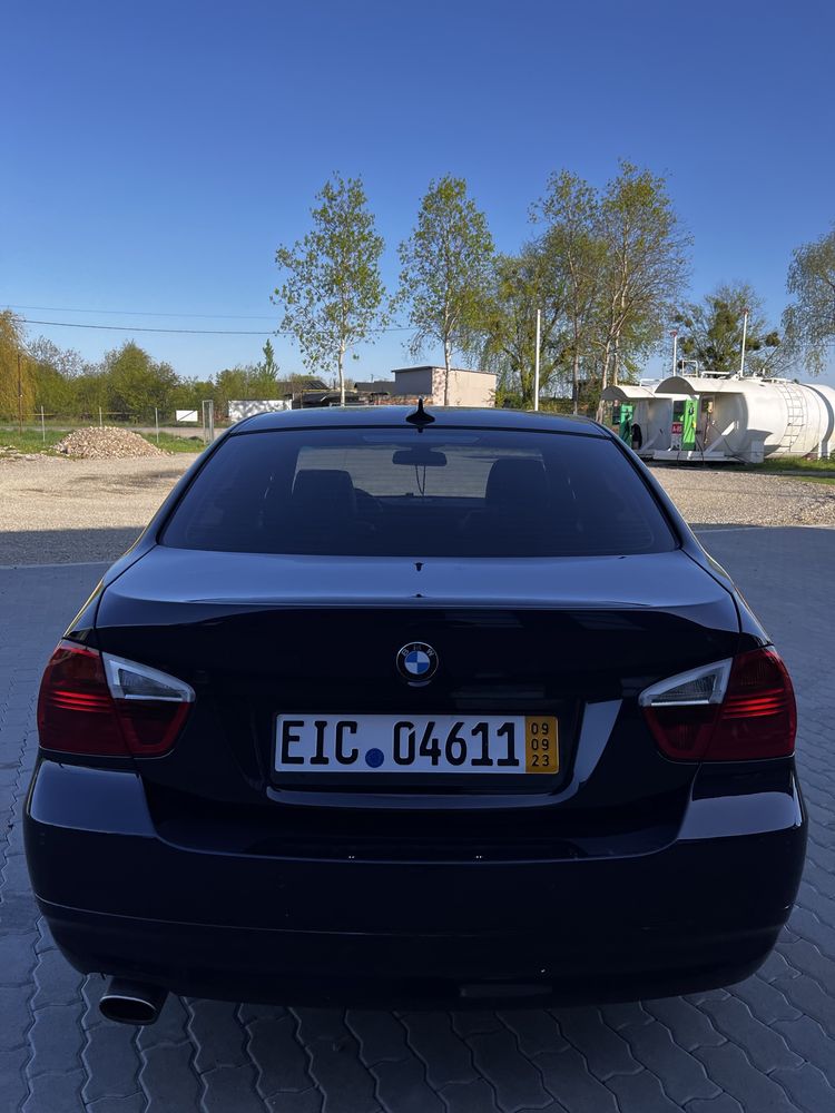 Продам Бмв.  е90