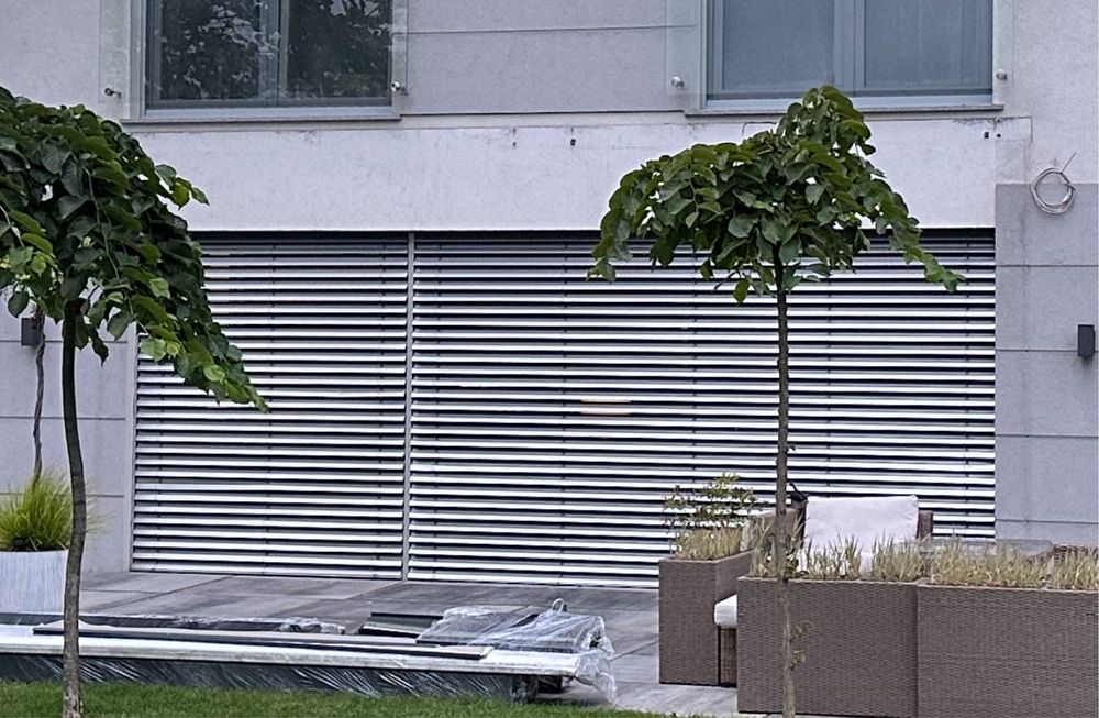Rolety fasadowe aluminiowe z silnikami RTS – RAL 9006, komplet 2 szt.