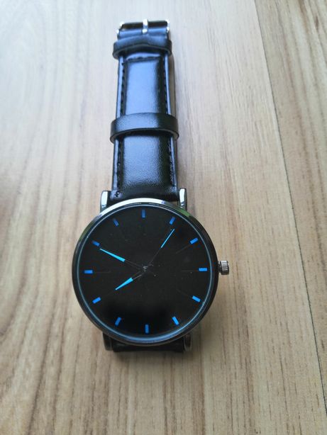 Zegarek czarny kwarcowy