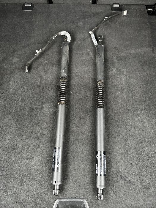 Siłownik teleskop klapy auto bagażnika BMW oryginal zestaw prawy lewy