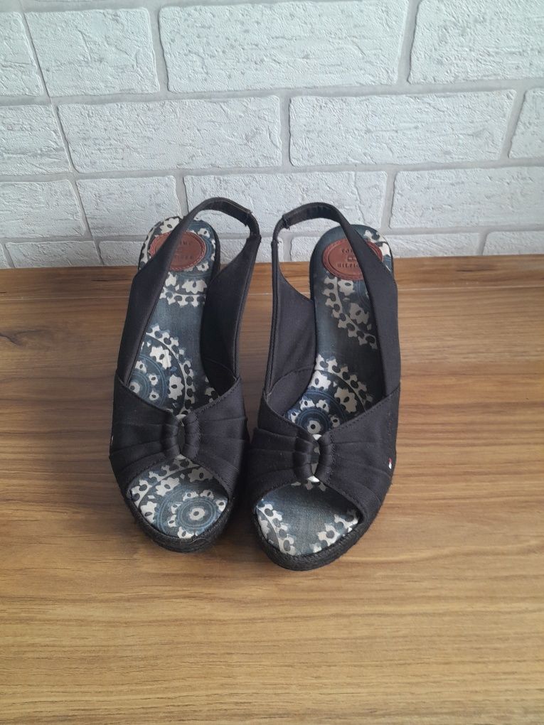 Buty na koturnie Tommy Hilfiger