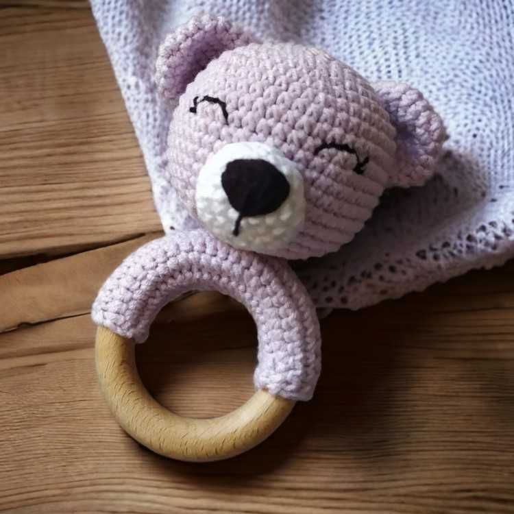 Вязаная погремушка крючком спящий Мишка SoftToy