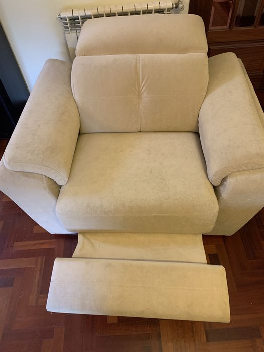 Sofá grande, forte, robusto e bom -Como novo!