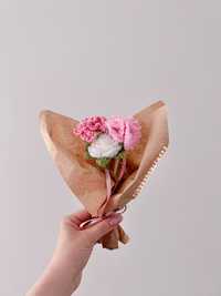 bukiet kwiatów z włóczki róża goździk rękodzieło amigurumi