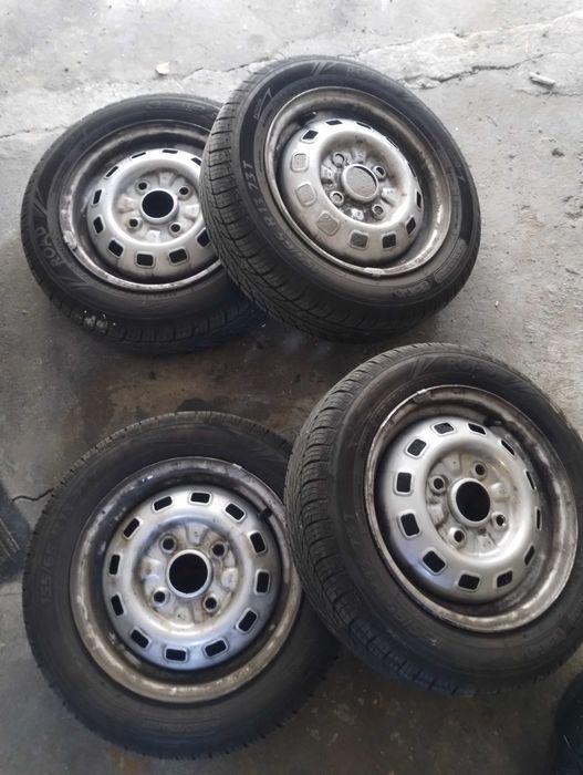 Sprzedam prawie nowe opony Kormoran 155/65/R13 73T